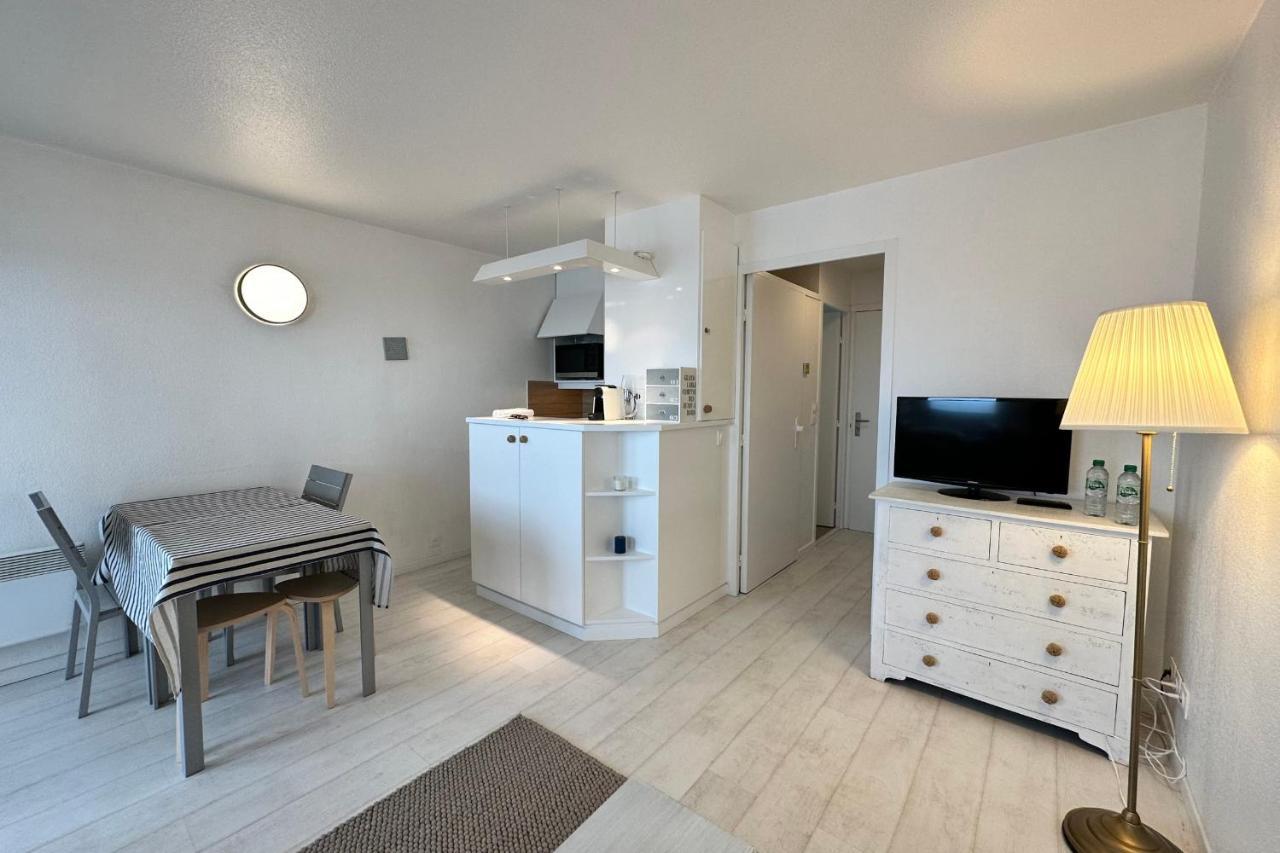 Les Tamaris - Studio With Sea View - Trouville-sur-mer Exteriör bild
